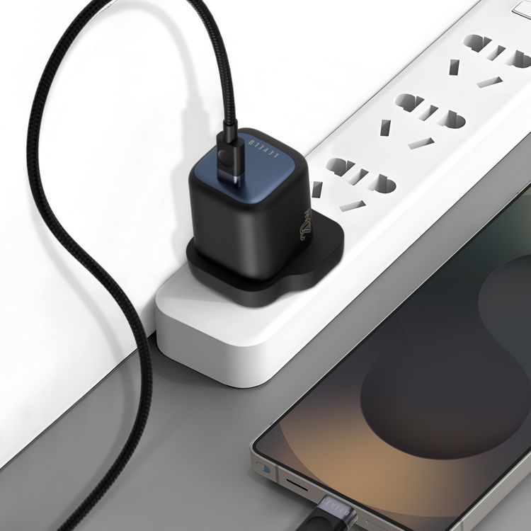 شاحن LEVELO PD Vero - شحن سريع 20W GaN، أسود