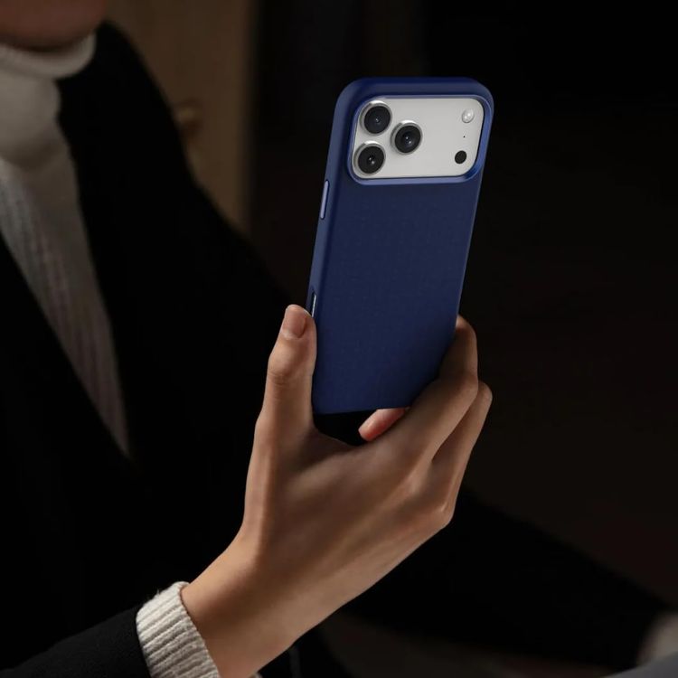 LEVELO iPhone 17 Pro Case Fiora - Liquid Silicone, Dark Blue